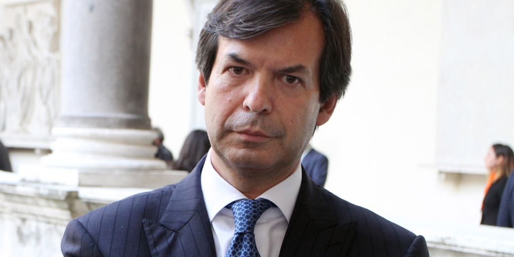 Stipendio Direttore Di Banca Intesa San Paolo