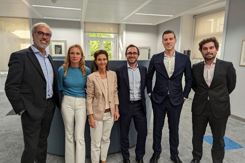 Meet the Team - Santander AM: Vacaciones en la Antártida con Siniestro ...